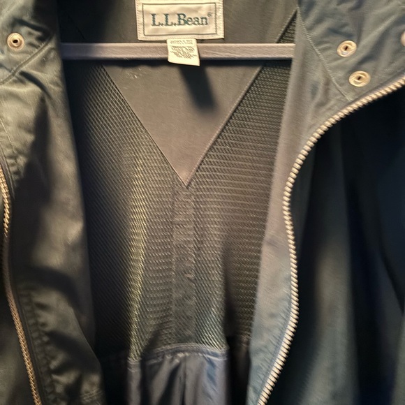 L.L. Bean Women’s Raincoat XL Olive Green EUC - Picture 5 of 6